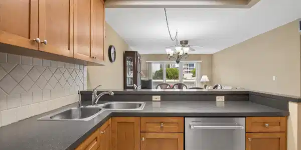 Image 4: 07-Carbonara-550 Bayshore Dr #314-7