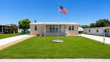 7079 SE Bluebird Circle