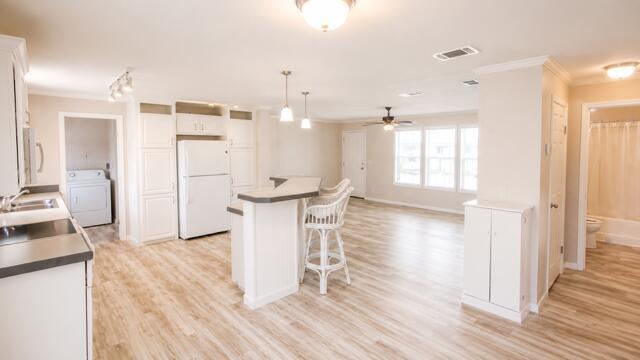 Image 4: Kitchen great room