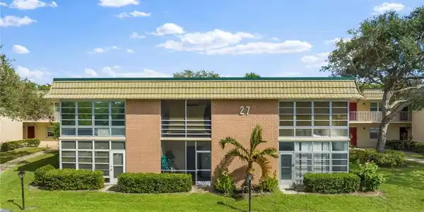 27 Vista Gardens Trail