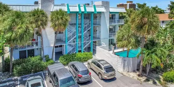 2715 NE 49th Street