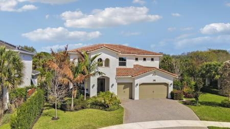 2475 NE Evinrude Circle