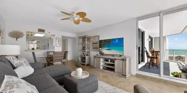 Image 3: Living room
