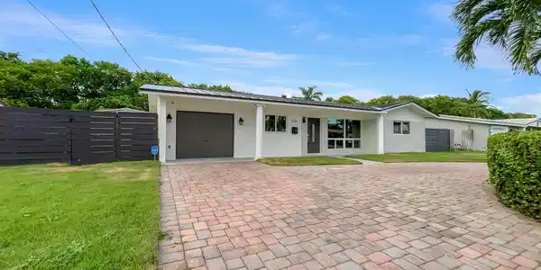 2741 NE 53rd Court