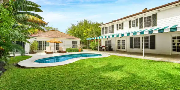 Image 3: Back yard and pool