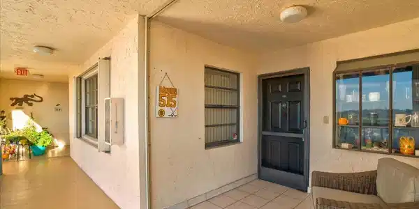 Image 3: 3