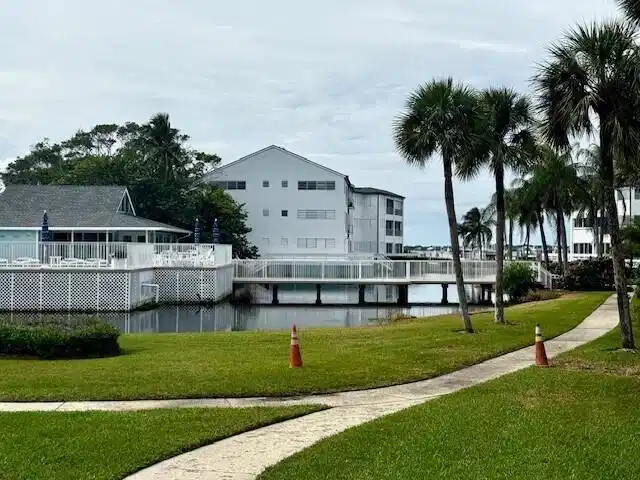 Image 1: Oceanview 2