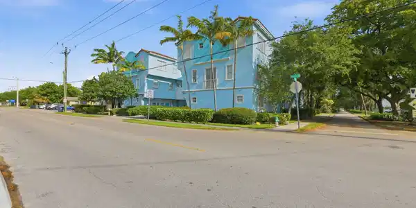 Image 3: ListerPros_003