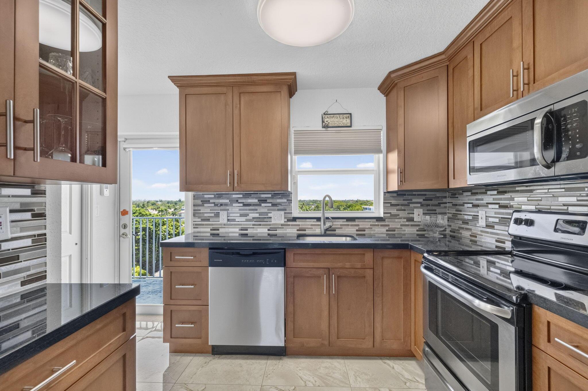 Image 2: KITCHEN