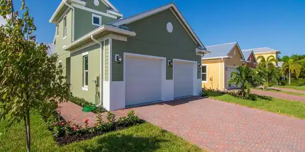 2015 Bridgepointe Circle