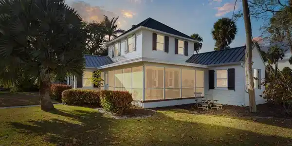 Image 3: Front of house