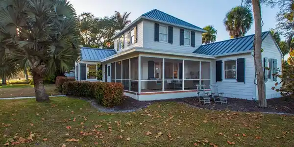Image 4: Exterior of house