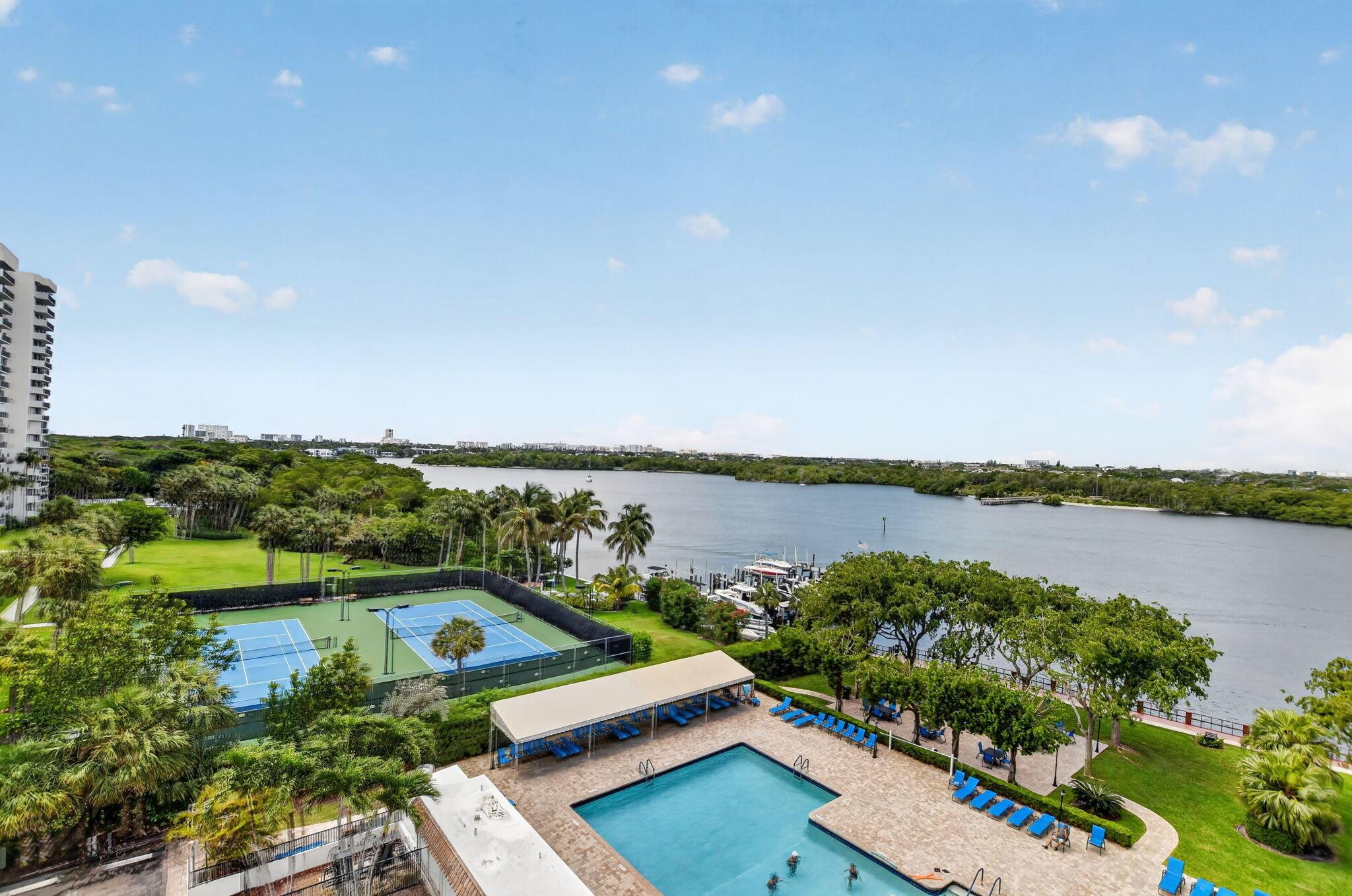 Image 2: Million Dollar Intracoastal Views