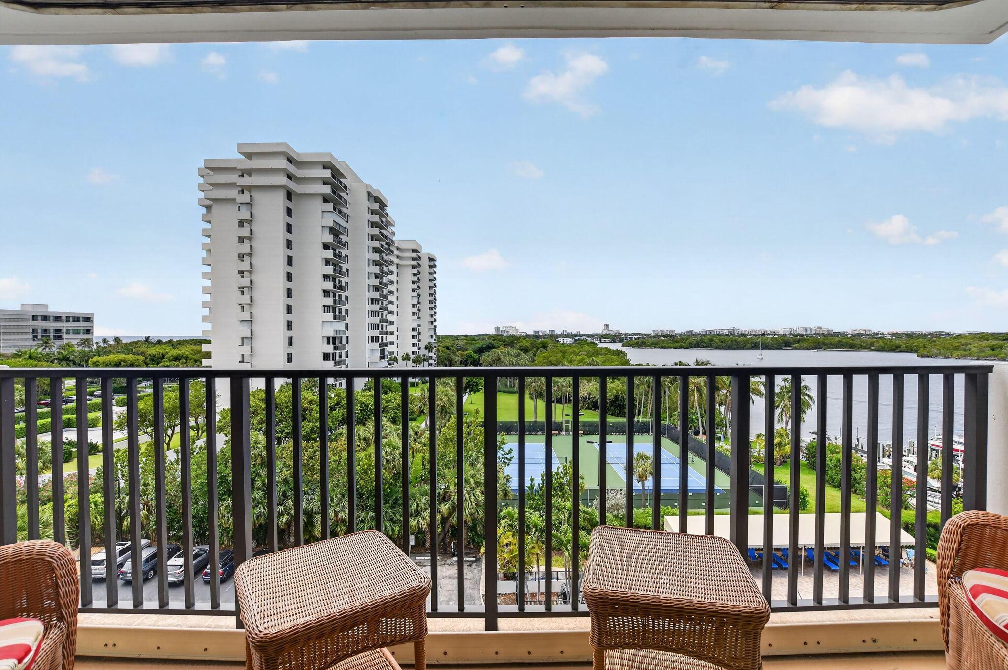 Image 3: Million Dollar Intracoastal Views
