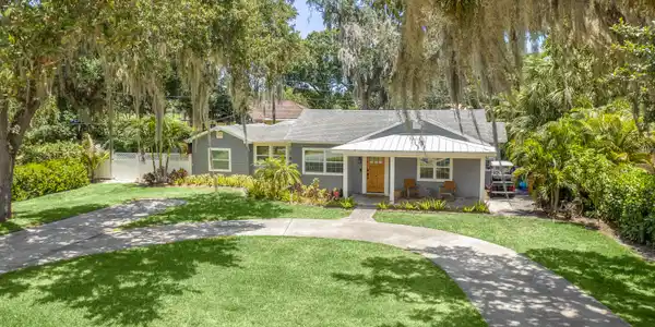 2616 Laurel Drive