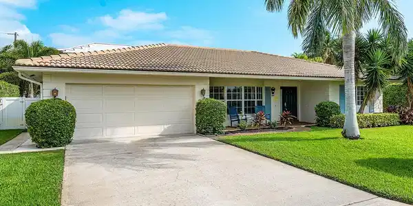 899 Barcelona Drive
