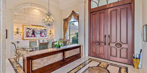 Image 3: Foyer