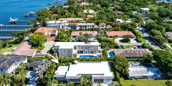 Image 2: 056-823WestOysterLane-HypoluxoIsland-FL-