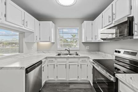 8 Vista Gardens Trail