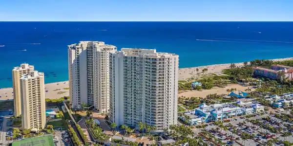 Image 2: 002-2700NorthOceanDrive-PH1-RivieraBeach