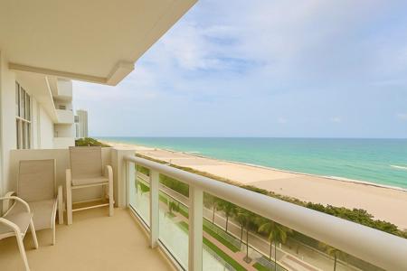 5601 Collins Ave