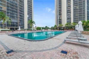 20335 W Country Club Dr