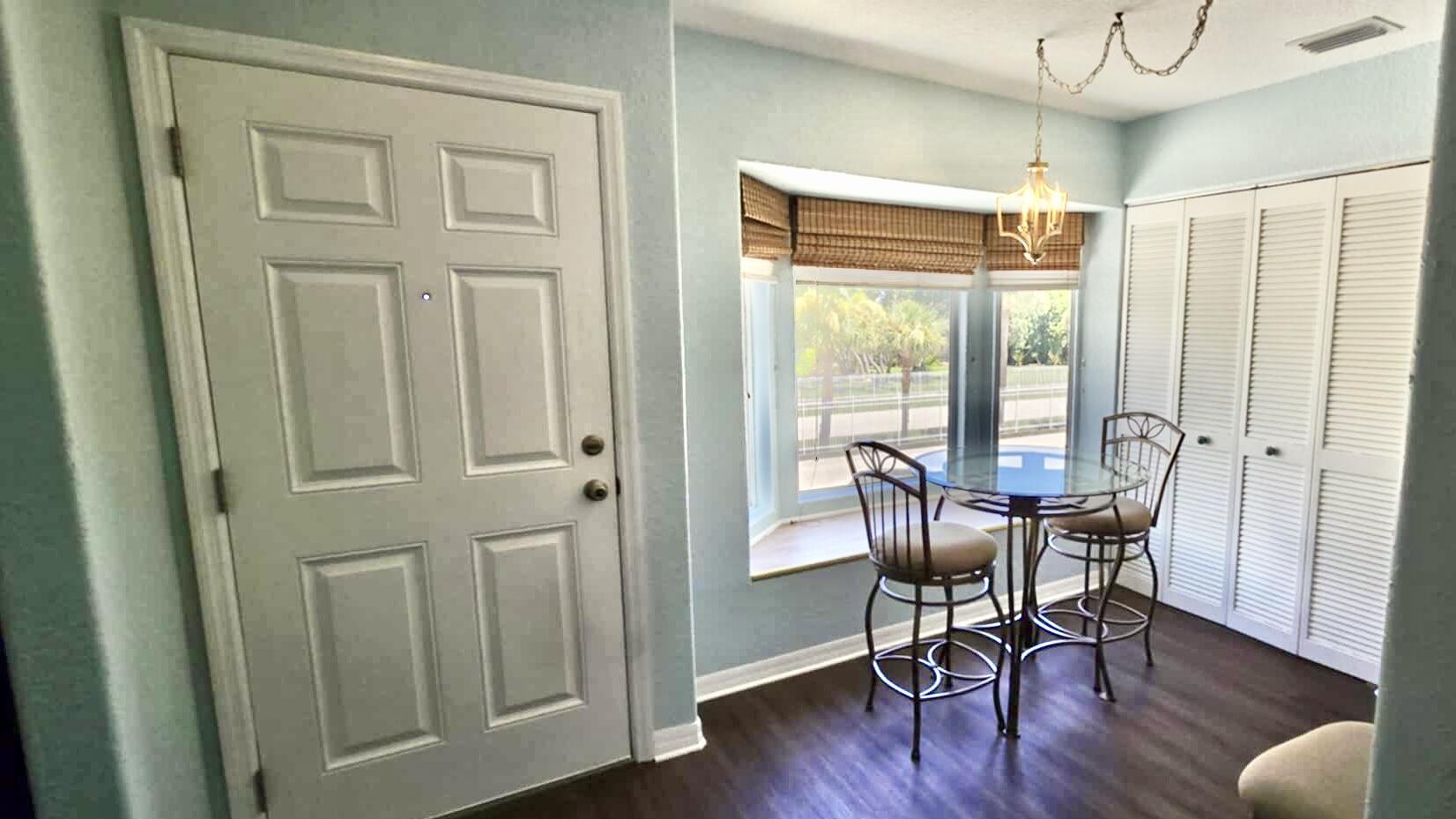 Image 2: Dining Area - Bay Window - Front Door