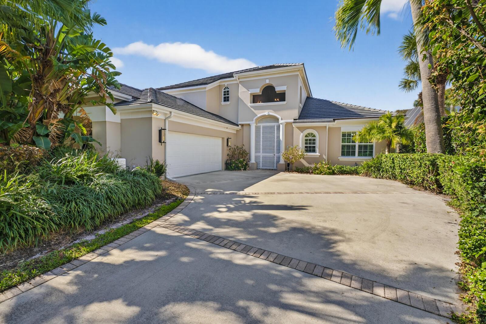 Image 2: 231 Seaside Pathway-3