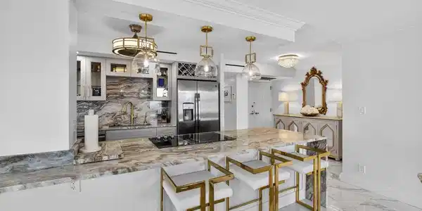Image 3: KITCHEN