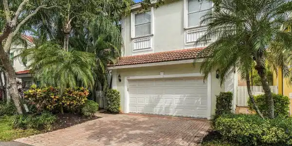 Image 3: 1115 Papaya St