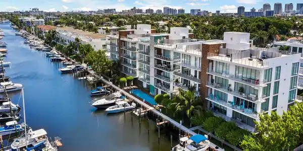 21 Isle Of Venice Dr