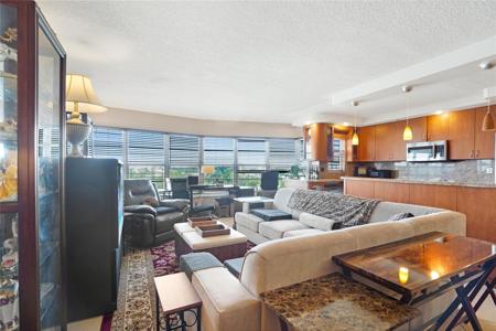 2500 NE 48th Lane