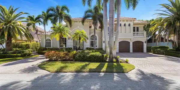 920 Hyacinth Drive