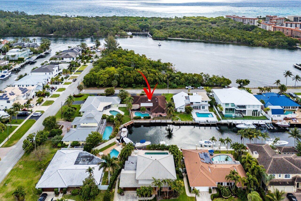 Image 4: East Aerial w/ Intracoastal
