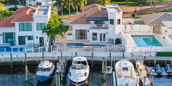 483 Pelican Way