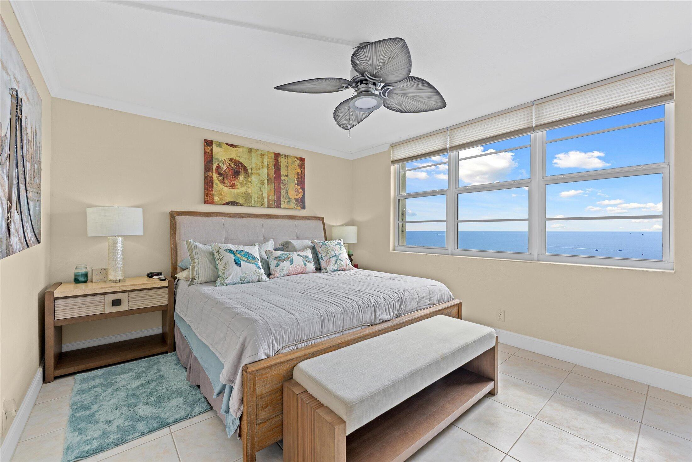 Image 4: Primary bedroom with ocean view!