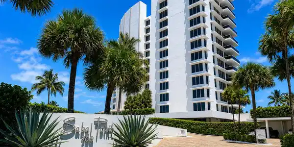 700 S Ocean Boulevard