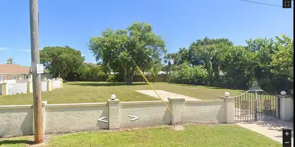 1904 Coconut Dr. Drive