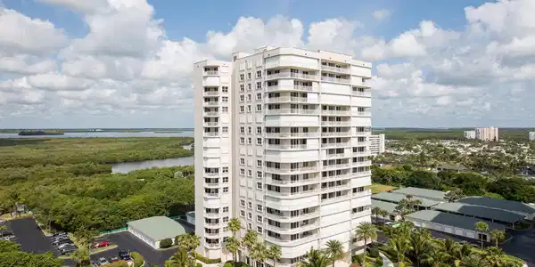 5049 N Highway A1a