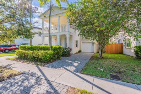 3134 NE 2nd Dr