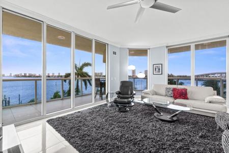 2650 Lake Shore Drive