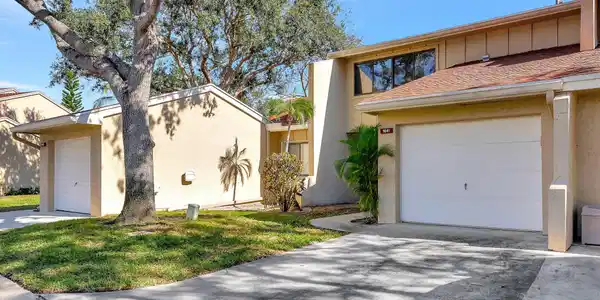 1641 SW Crossing Circle