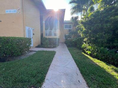 811 SE 4th Avenue