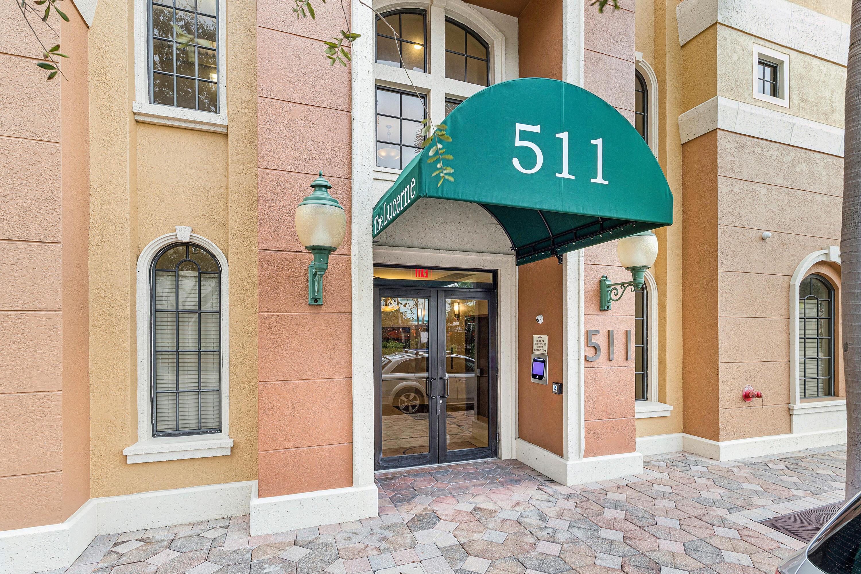 Image 2: 004-511LucerneAvenue-416-LakeWorthBeach-