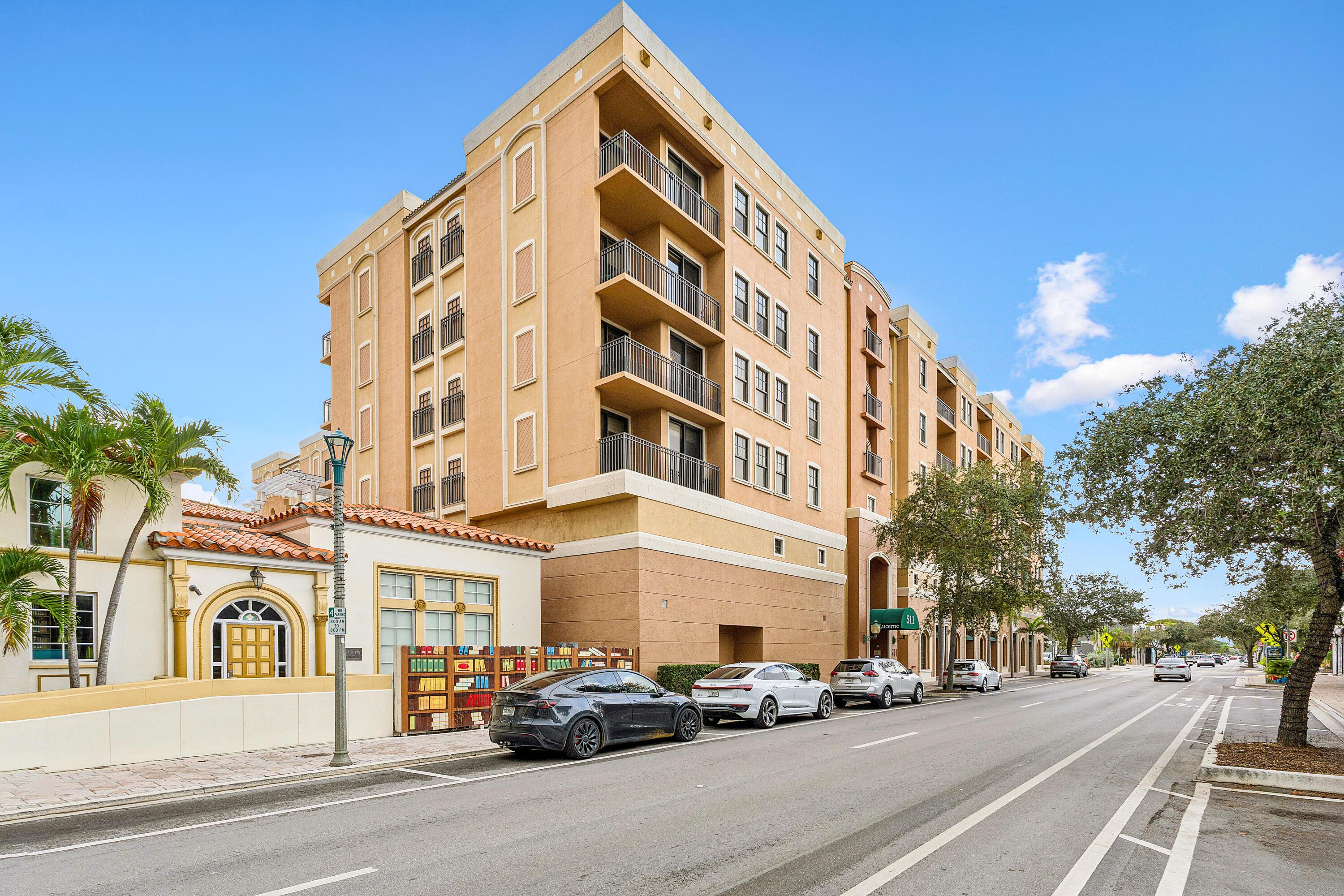 Image 3: 002-511LucerneAvenue-416-LakeWorthBeach-