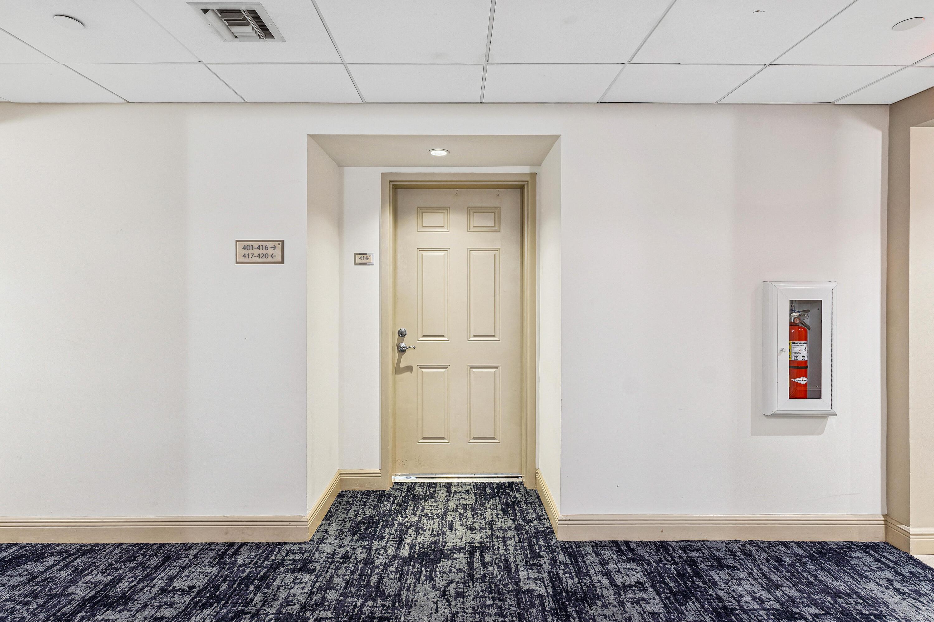 Image 4: 007-511LucerneAvenue-416-LakeWorthBeach-