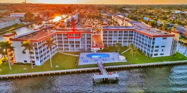 100 Paradise Harbour Boulevard
