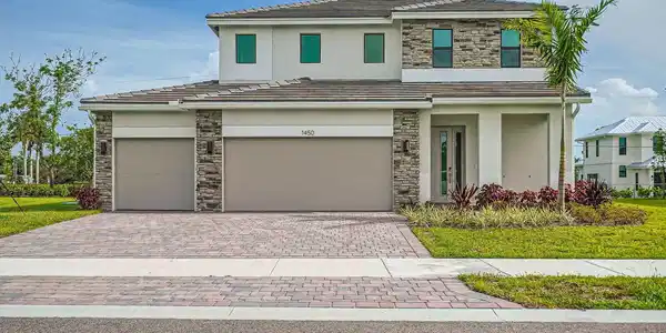 1450 SW Lago Circle