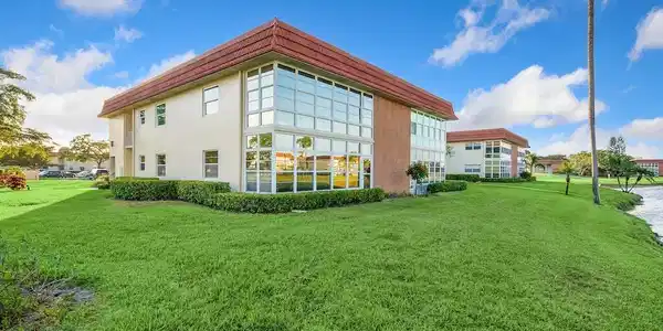 66 Woodland Drive