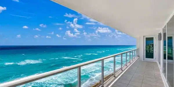 Image 3: Wrap around balcony